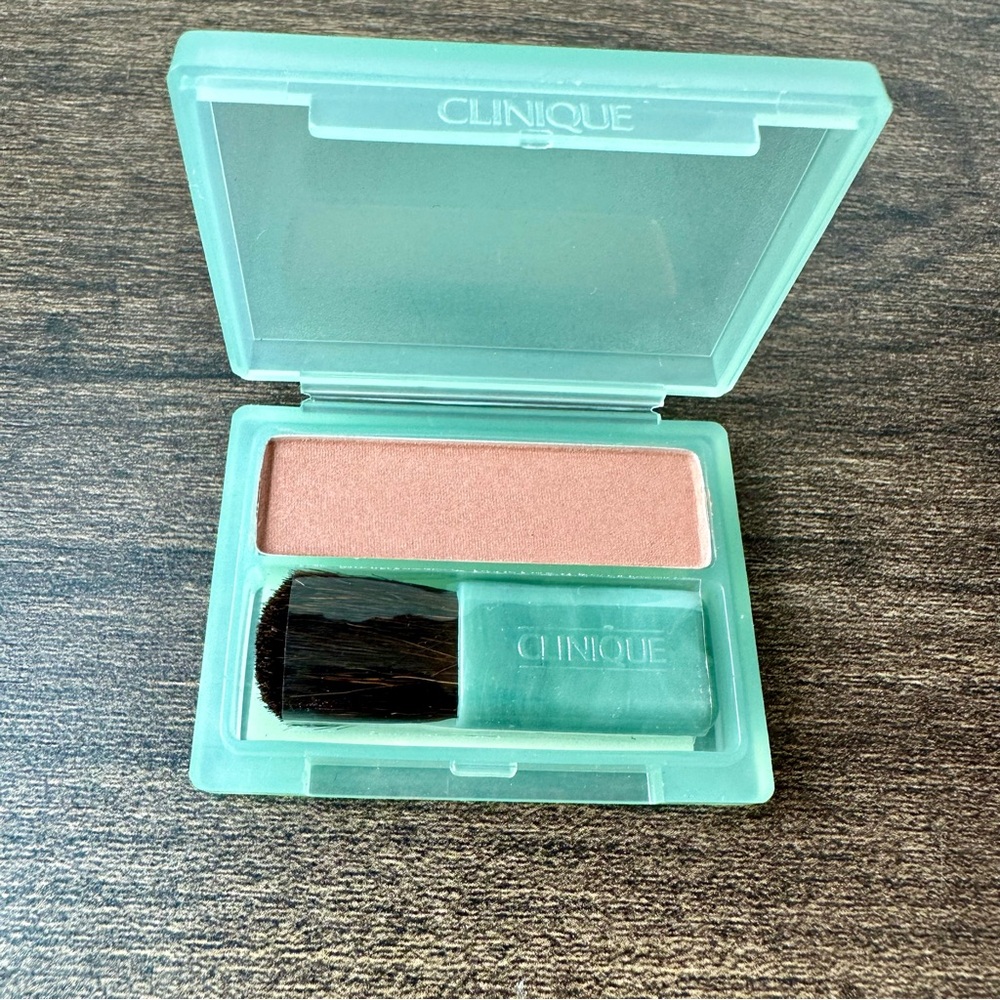 Clinique Sheer Powder Blusher - 15 Wild Rose - NEW - .09 oz